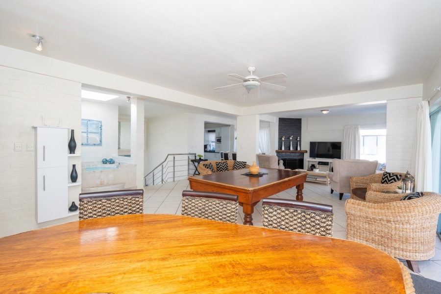 4 Bedroom Property for Sale in Paradise Beach Western Cape